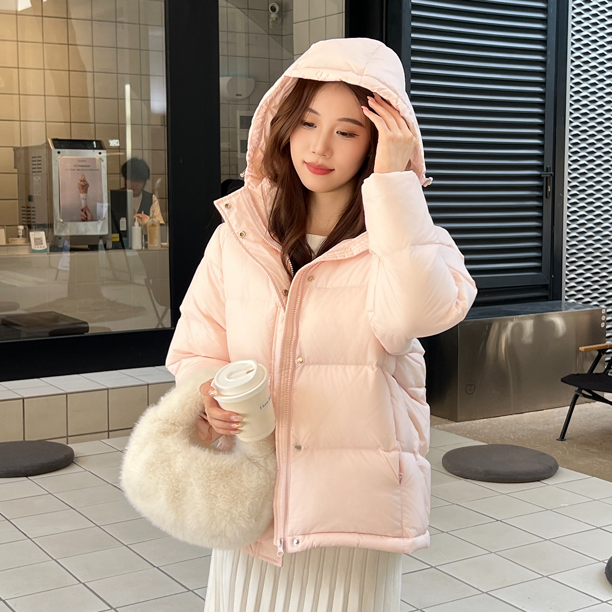 叁个黄可脱卸帽95白鸭绒羽绒服短款加厚连帽修身显瘦2025冬季保暖