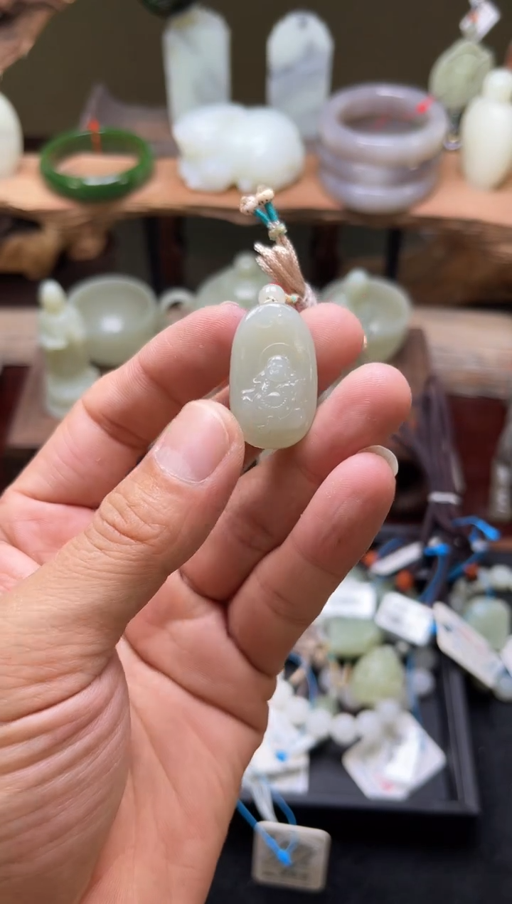 【闪购商品】和田玉吊坠未镶嵌且末青白 逍遥佛随形9007302