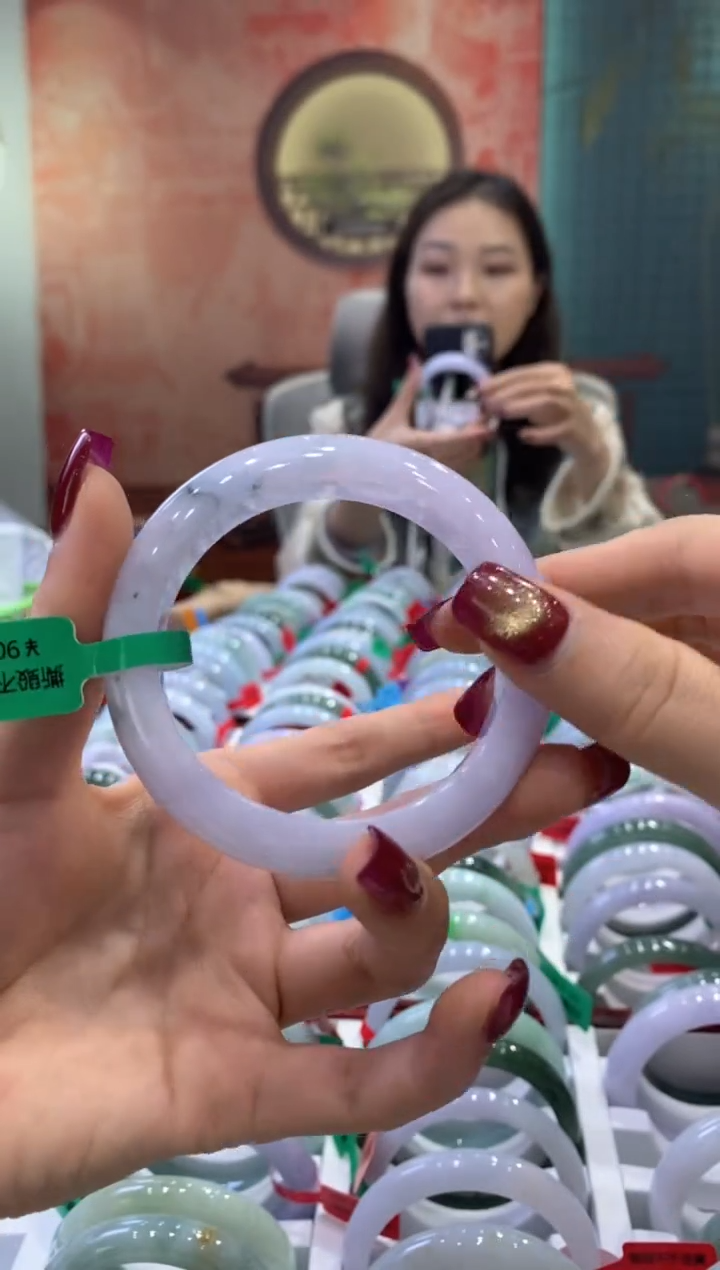 【闪购商品】翡翠手镯未镶嵌多人01925