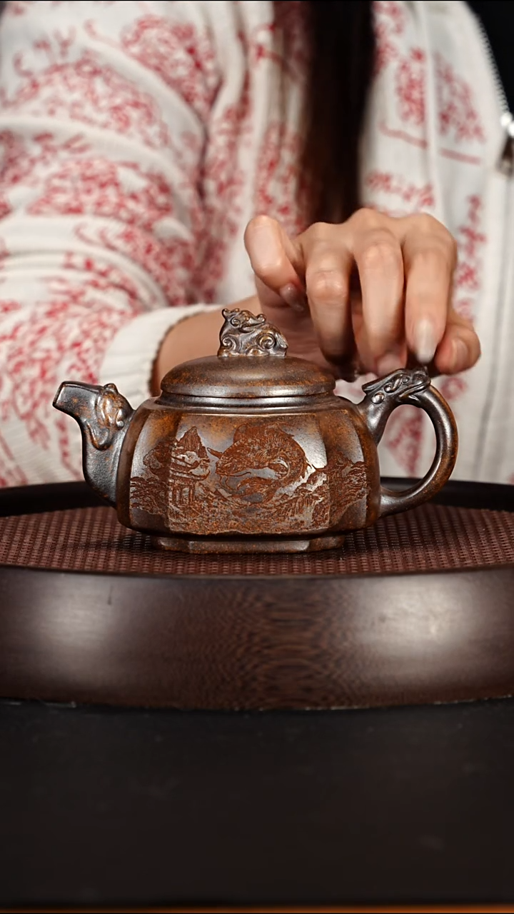 茶壶紫砂宜兴紫砂壶龙骨金砂柴烧四方龙尊260cc