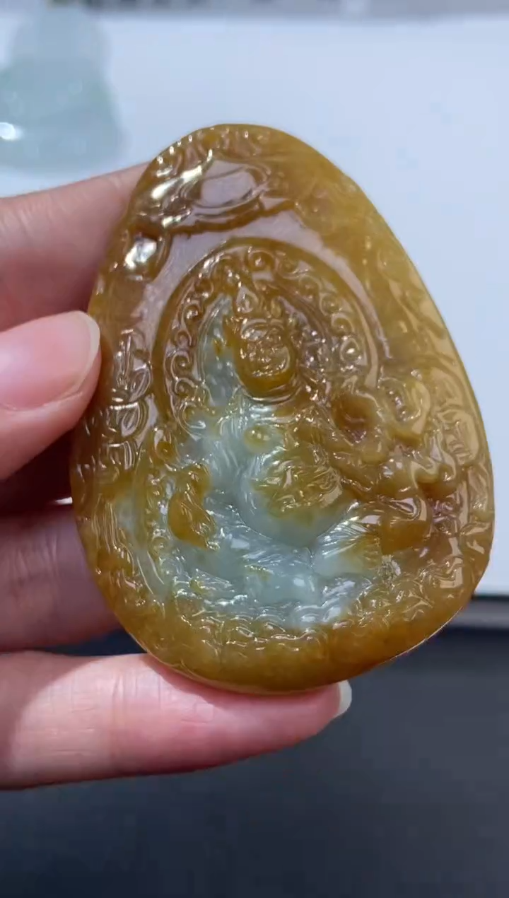 未镶嵌挂件翡翠373676     多人 