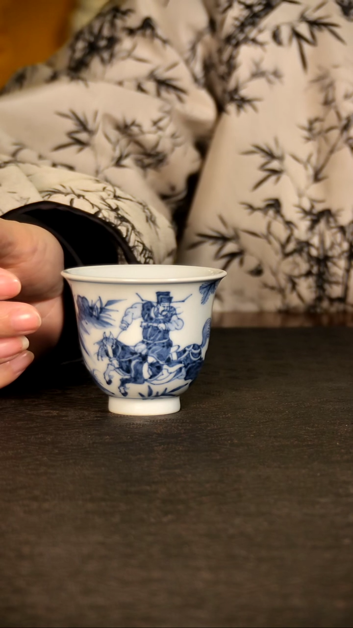 唐语青花人物主人杯