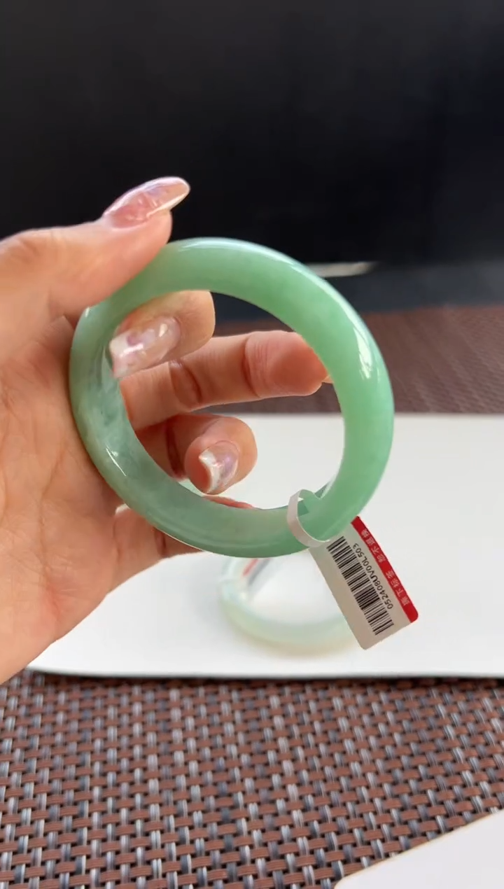 【闪购商品】翡翠手镯未镶嵌36号53.3*12.3*8.4