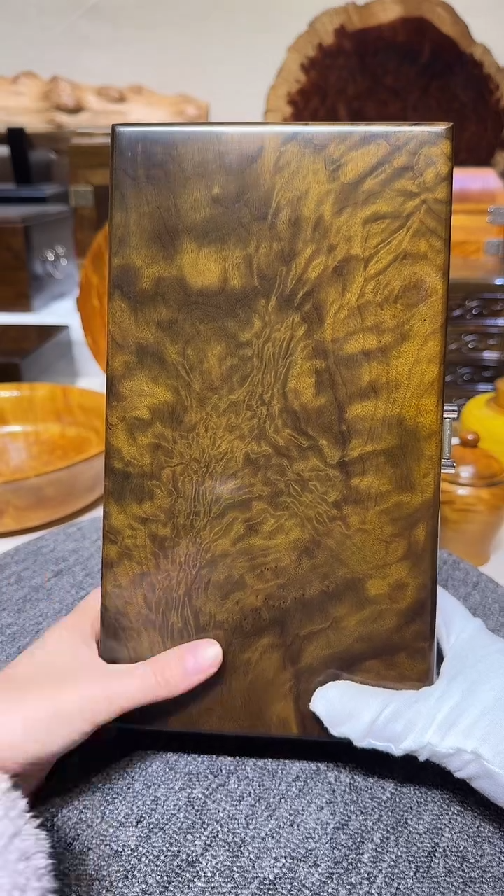 阴沉金丝楠满纹独板收纳盒 27-15.3-8.8cm