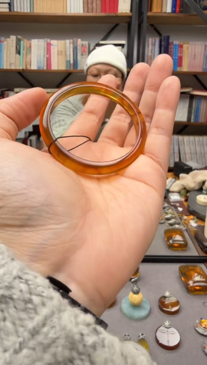 【闪购商品】琥珀手镯未镶嵌手镯52