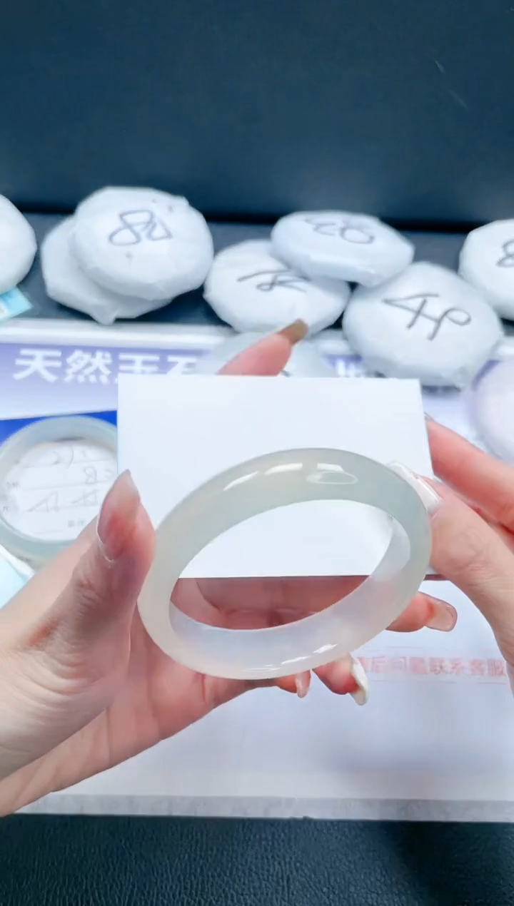 【闪购商品】石英质玉手镯未镶嵌14J272-58