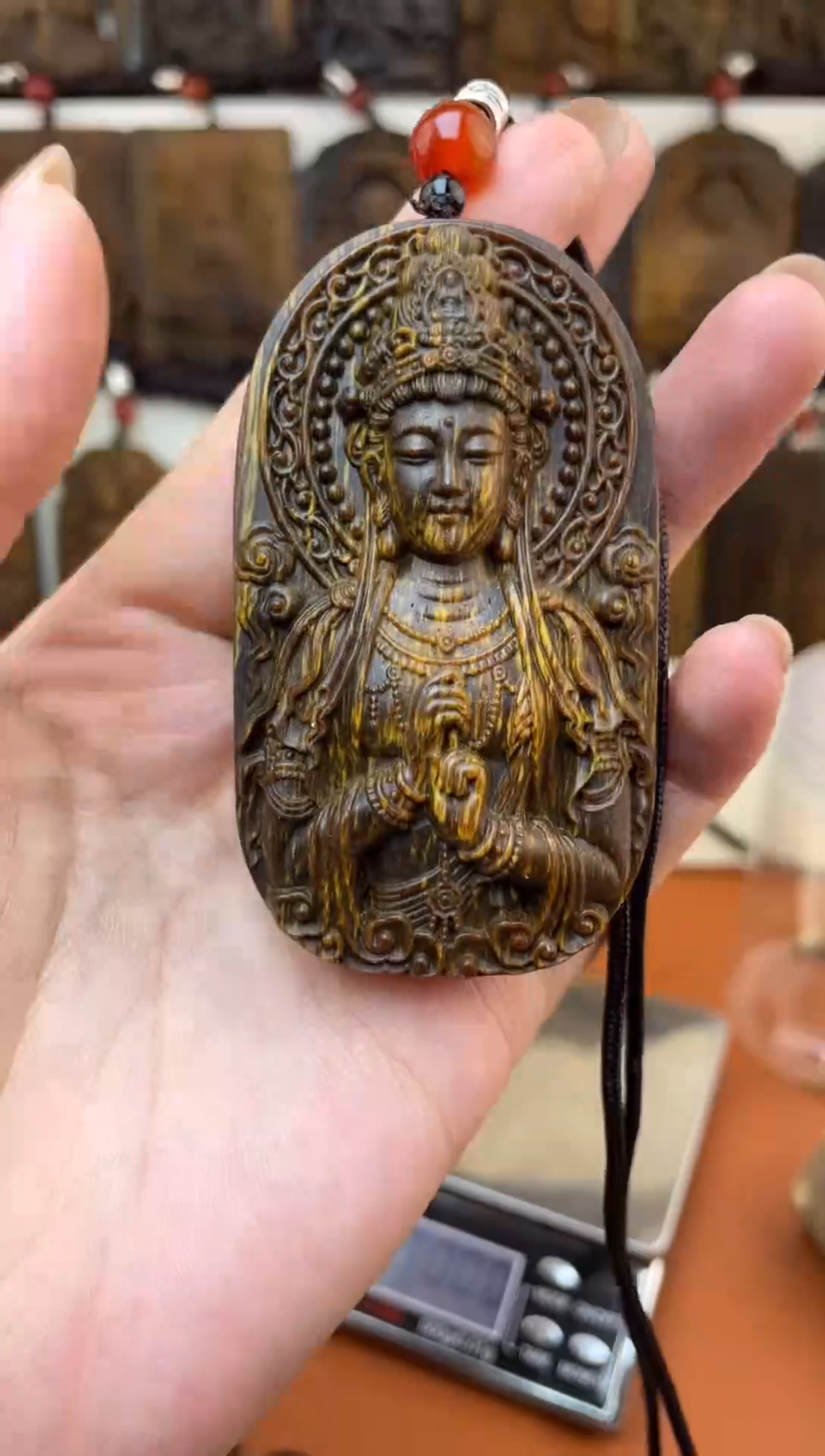 木木雕款芽庄  合十观音 7cm送养香瓶 