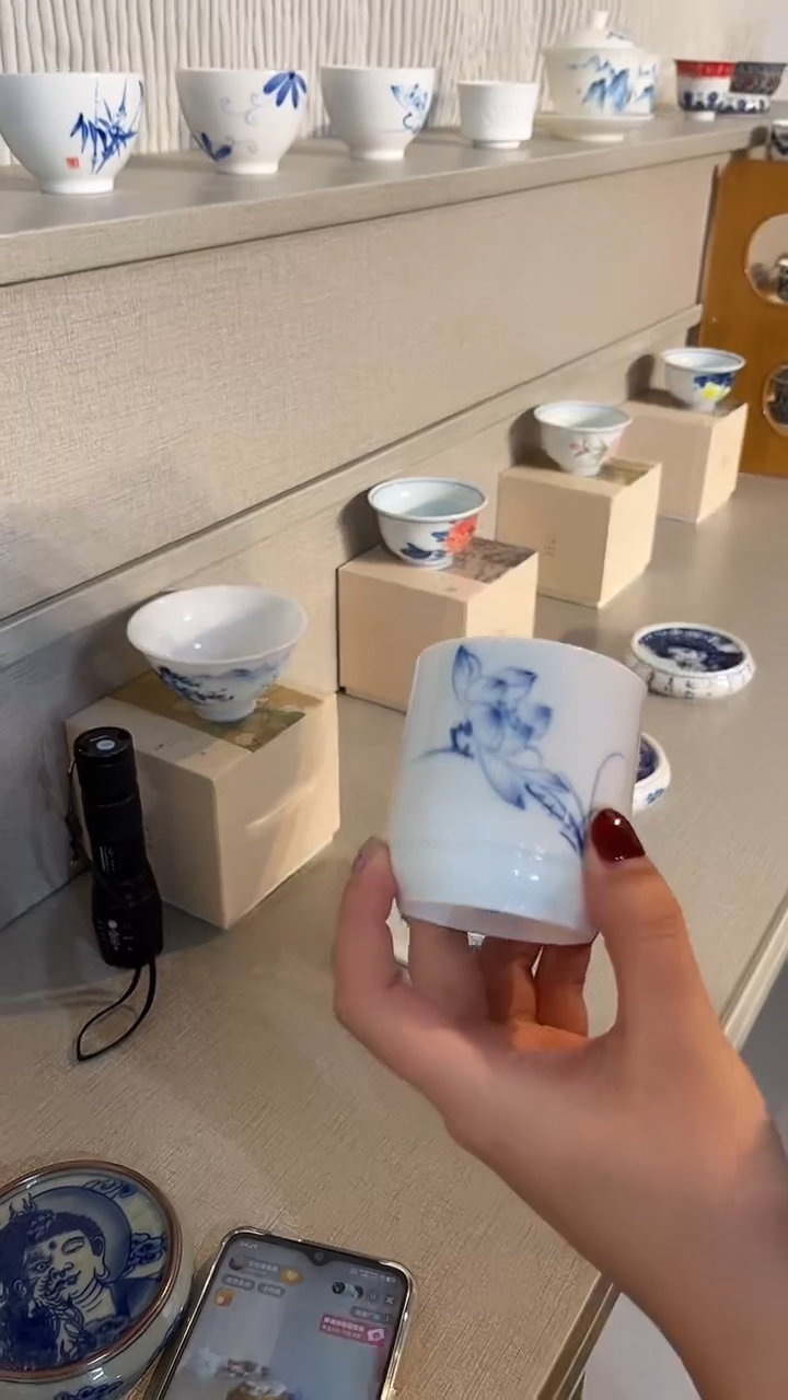 景德镇高温瓷莲花容天