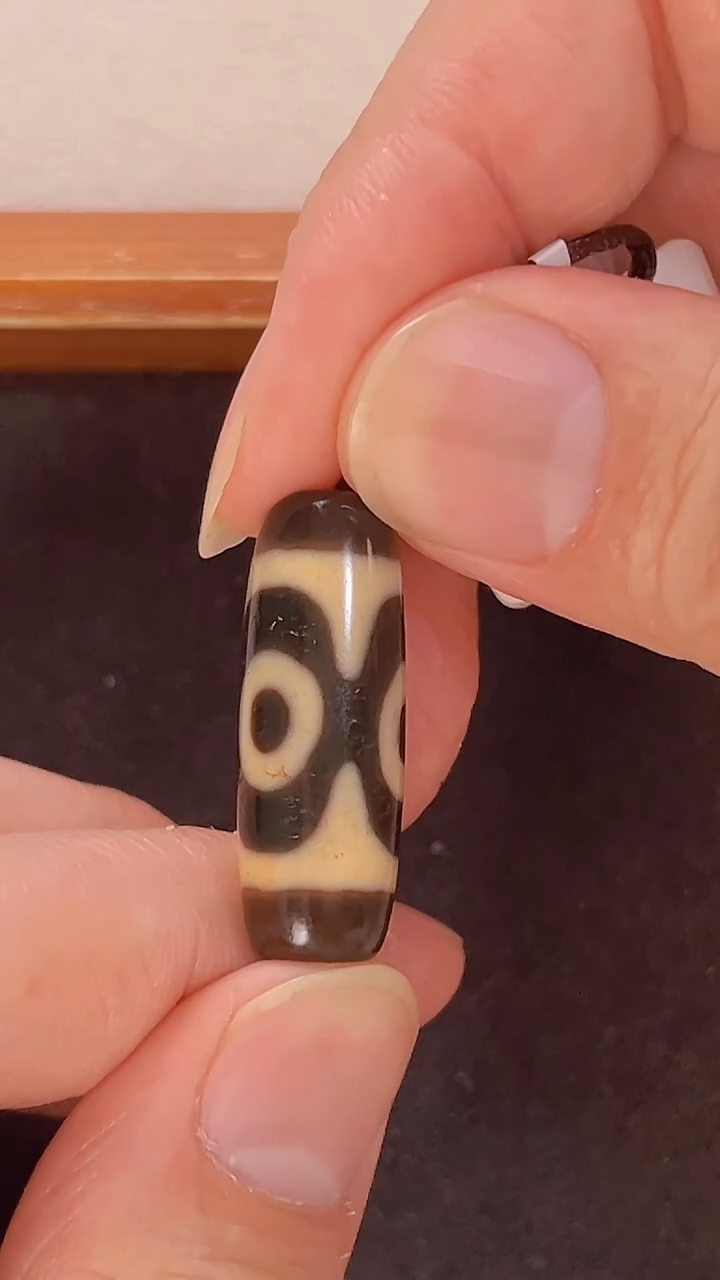 未镶嵌颈饰玛瑙/玉髓上肯牙黄5A熊猫三30*10.6