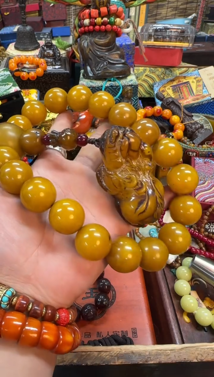 【闪购商品】琥珀裸石未镶嵌推荐好物如图所示