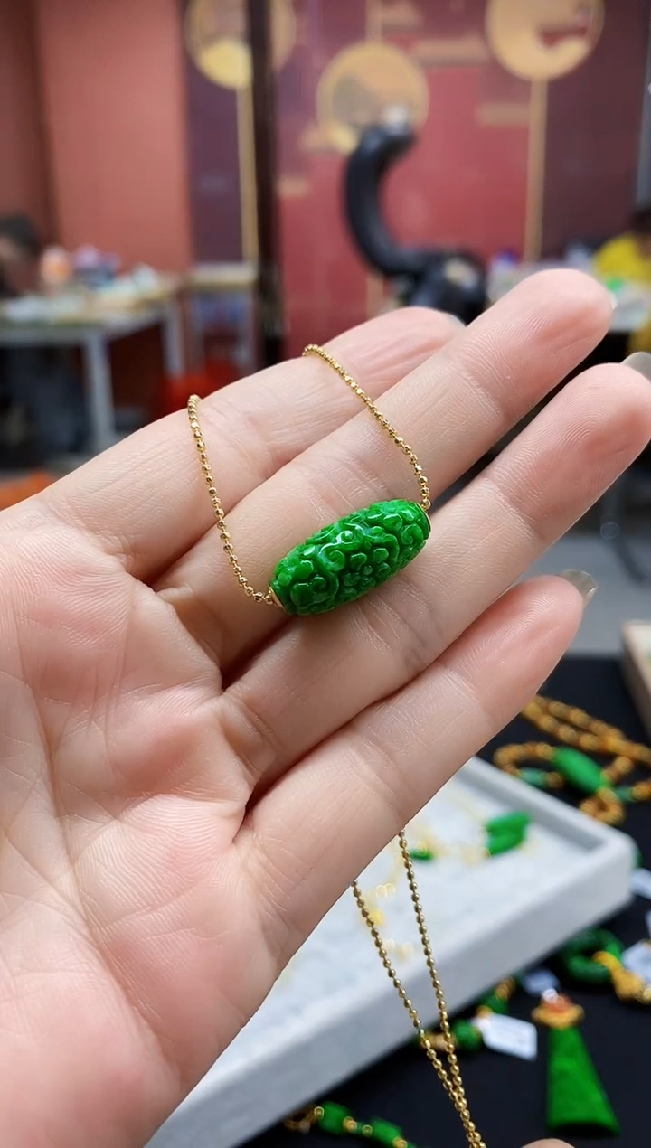 颈饰未镶嵌翡翠哈****堡翡翠吊坠-88