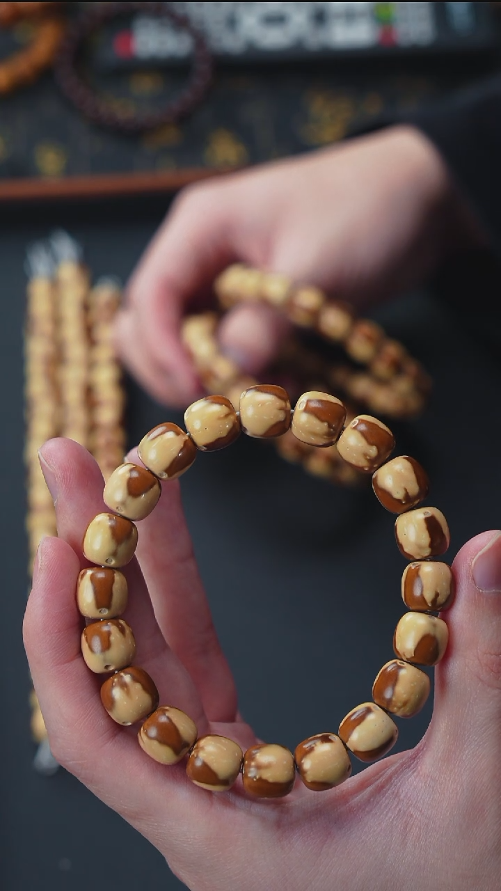 手串紫金鼠花皮油核老型11+