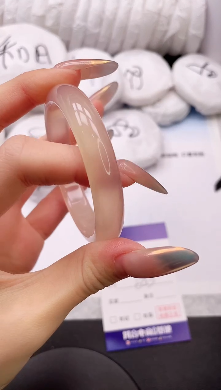 【闪购商品】石英质玉手镯未镶嵌10K184-53