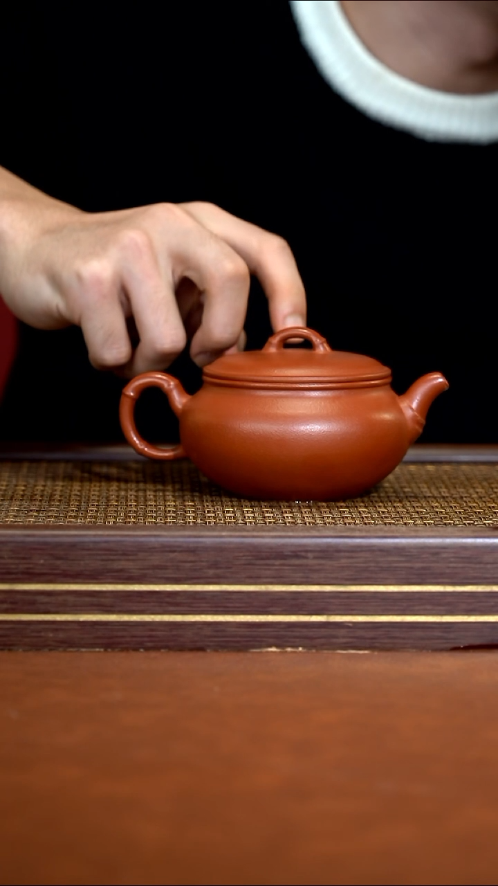 茶壶紫砂ZQ    朱泥   竹节扁腹    200cc    全手工