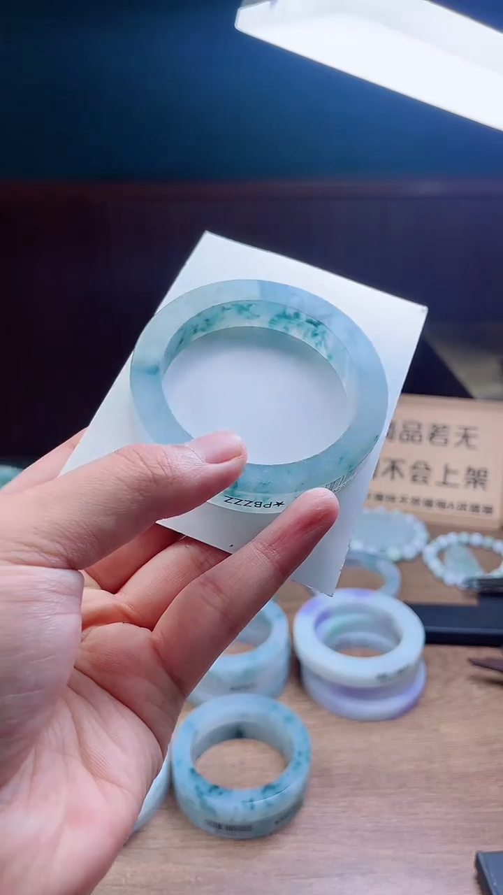 定制翡翠手镯未镶嵌定制