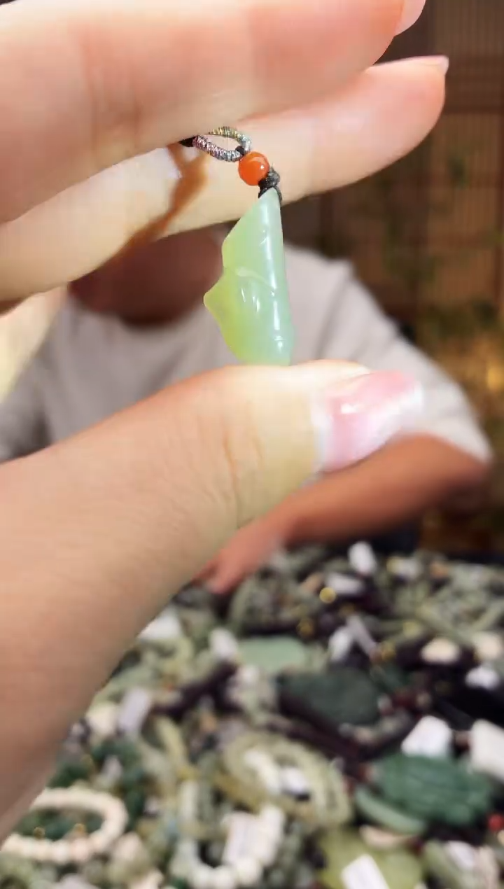 颈饰未镶嵌和田玉多样性发货，拍一发一