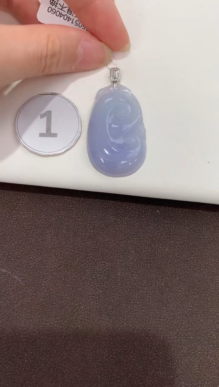 翡翠18K金镶嵌颈饰天然缅甸a货翡翠
