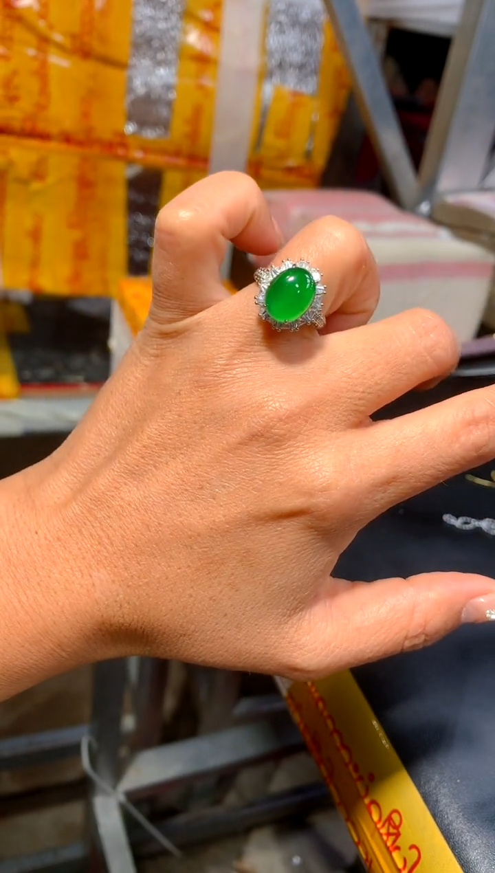 【闪购商品】定制翡翠未镶嵌35-多样性发货（发其一) 