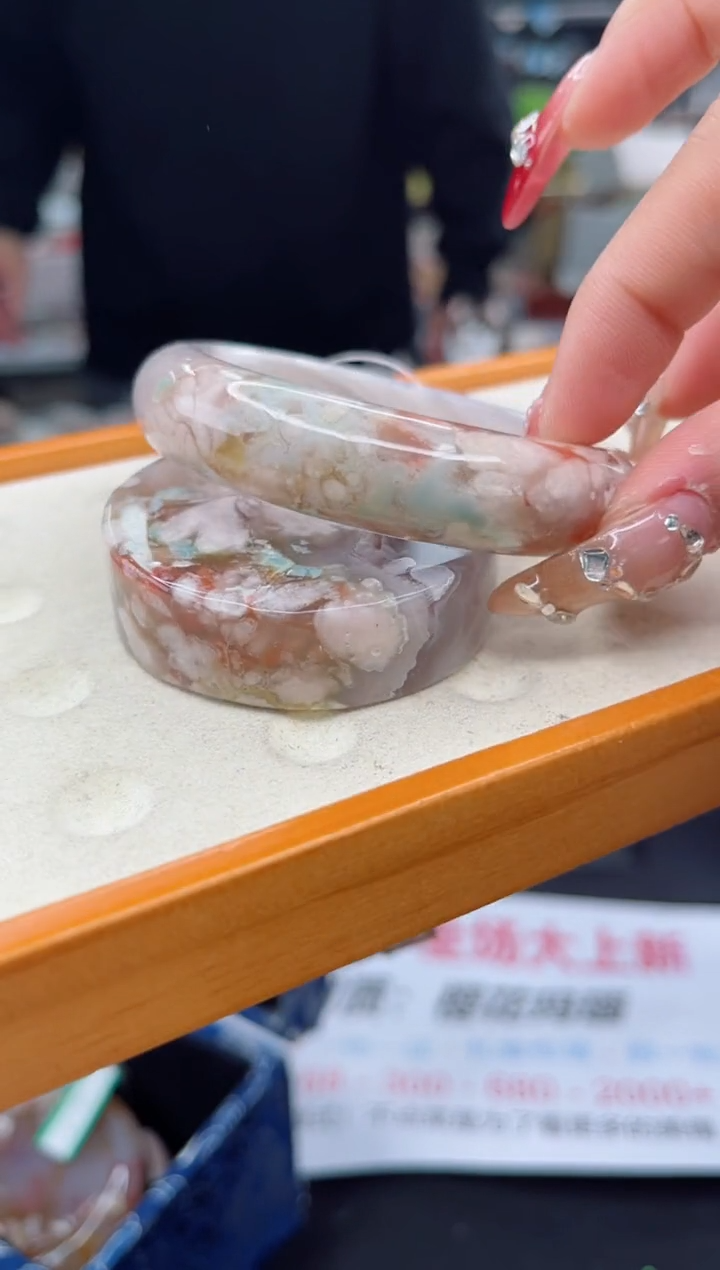 【闪购商品】石英质玉手镯未镶嵌55圈口（赠品镯心）6814541