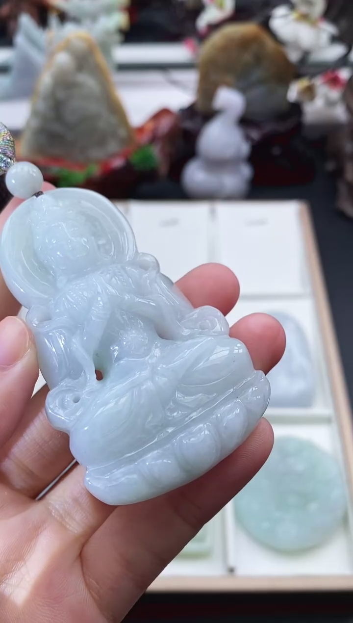 翡翠未镶嵌颈饰天然缅甸A货翡翠