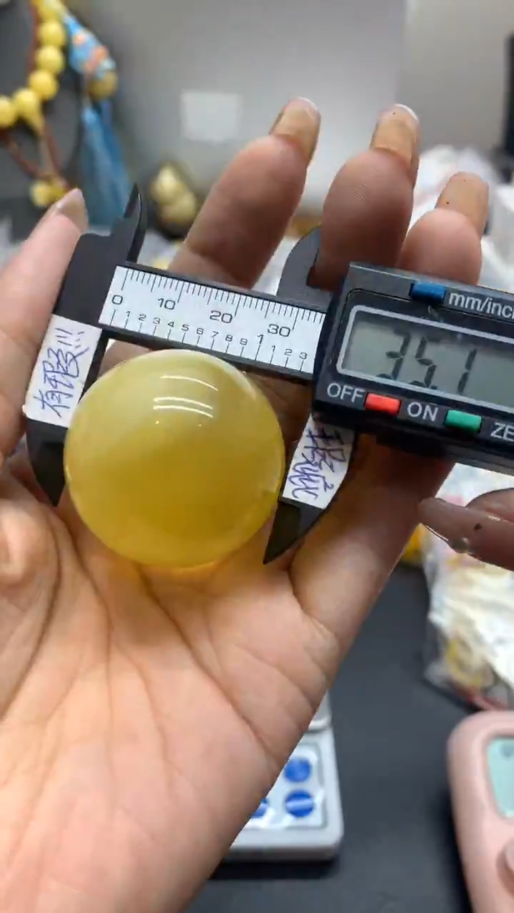 未镶嵌琥珀珠宝奇石738