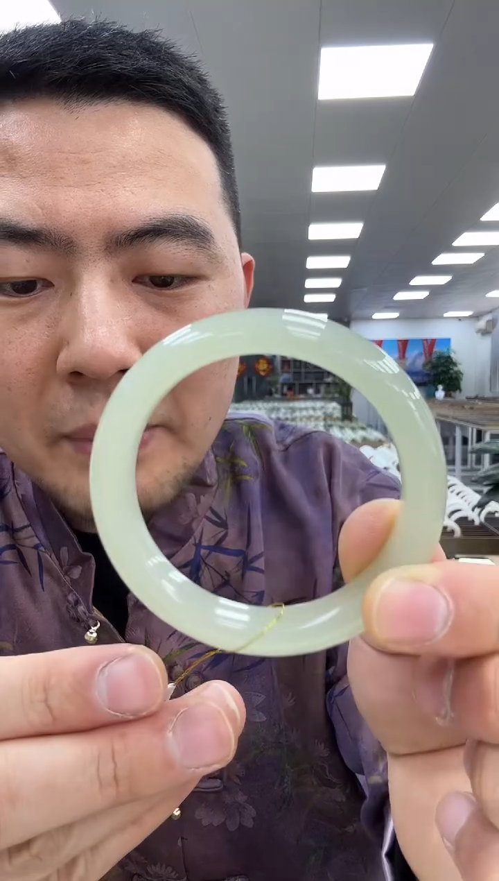 【闪购商品】和田玉手镯未镶嵌54-55  183