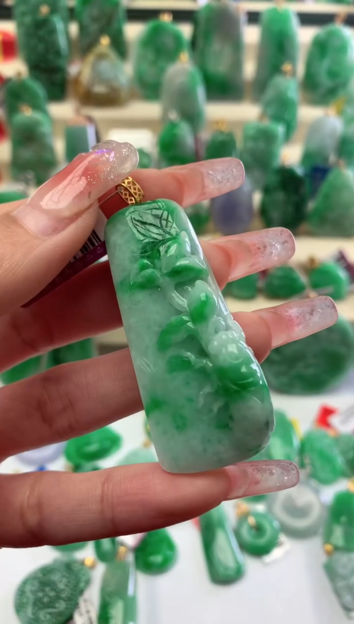 【闪购商品】翡翠颈饰18K金镶嵌挂件