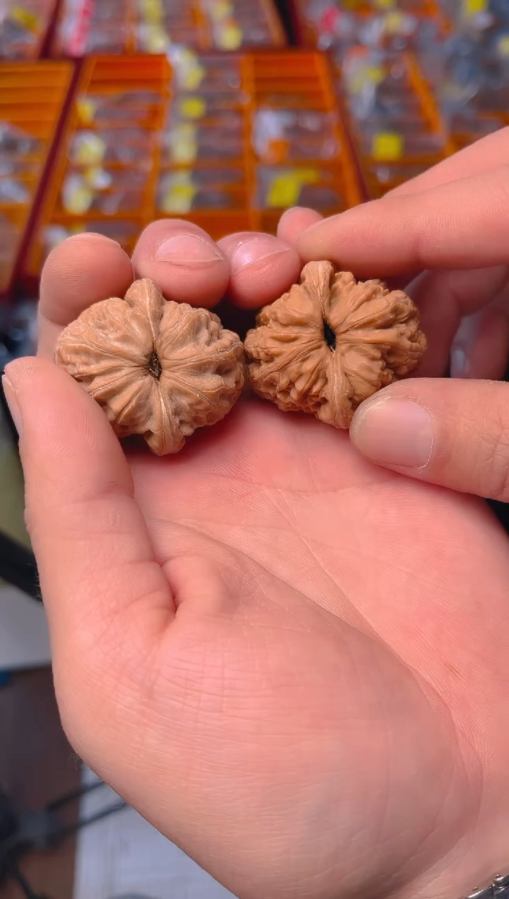 【闪购商品】文玩核桃把件40平谷元宝