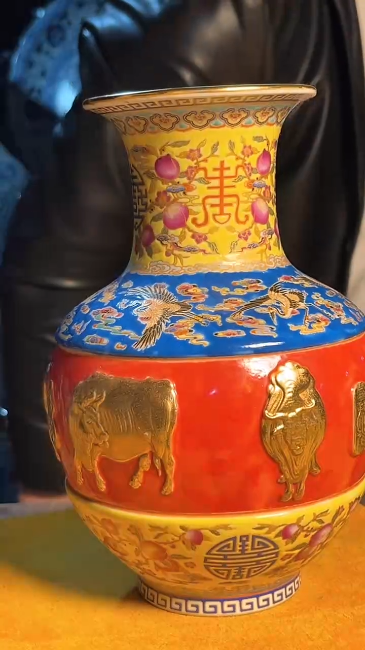 【闪购商品】瓷片260F现代工艺品一个