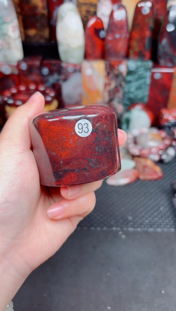 玉桂林鸡血玉圆柱93