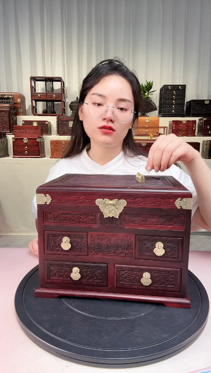 紫檀木类端景台锦上添花