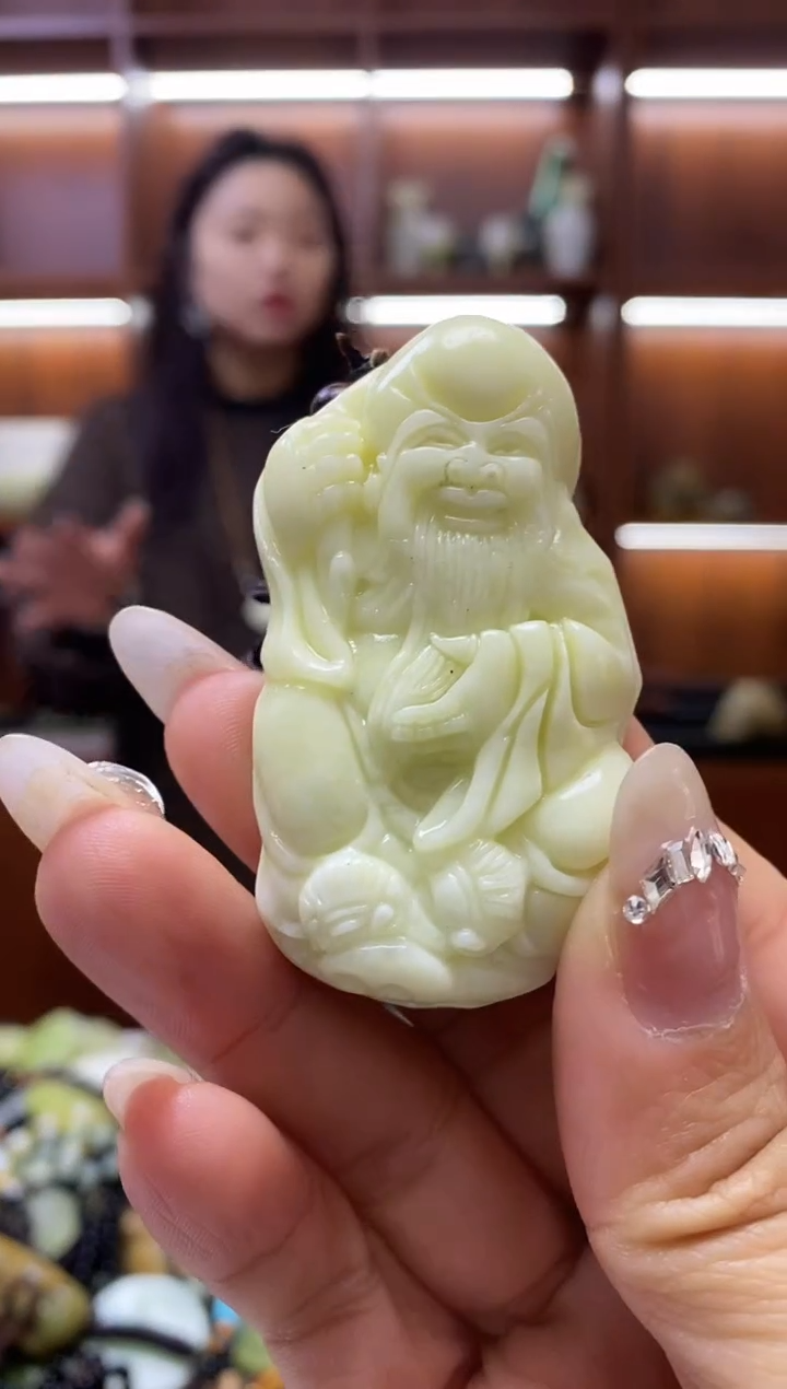 未镶嵌岫玉吊坠    