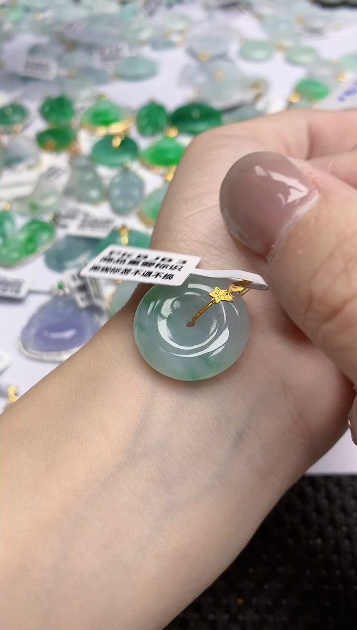 【闪购商品】翡翠颈饰18K金镶嵌天然翡翠A货