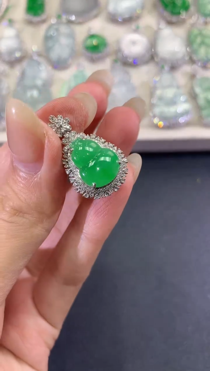 【闪购商品】翡翠吊坠(不含链)18K金镶嵌d144              