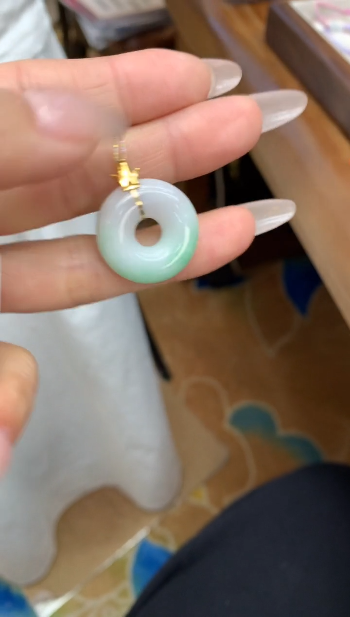 【闪购商品】翡翠颈饰18K金镶嵌甜甜圈