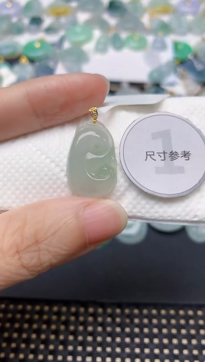翡翠18K金镶嵌颈饰天然缅甸A货翡翠
