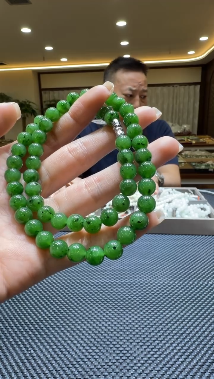 颈饰未镶嵌和田玉项链