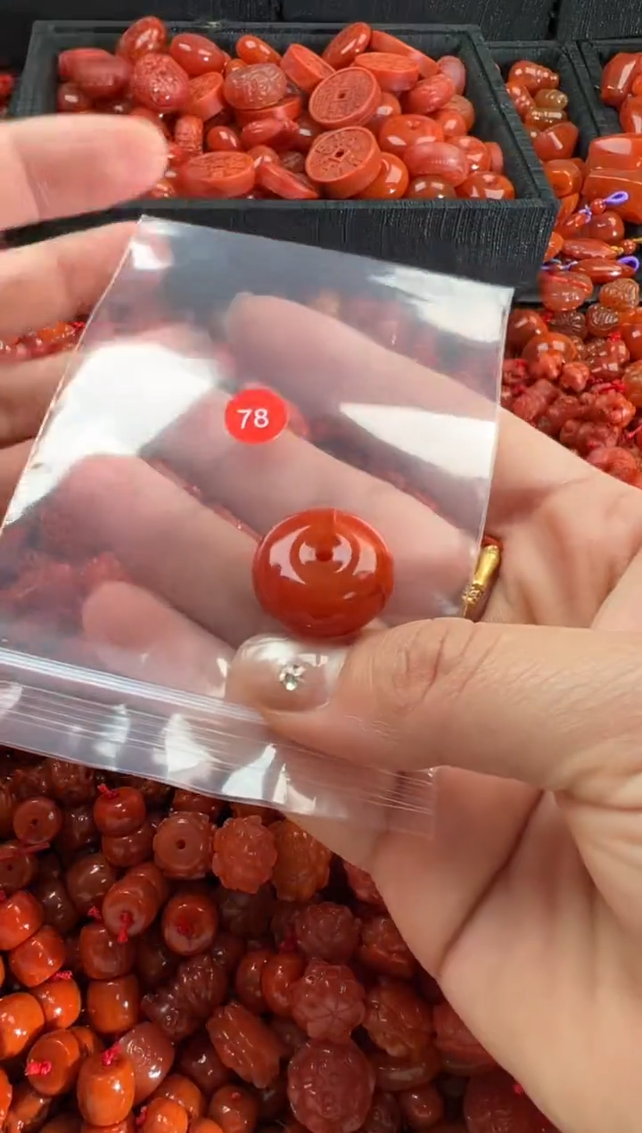 【闪购商品】南红玛瑙颈饰未镶嵌1