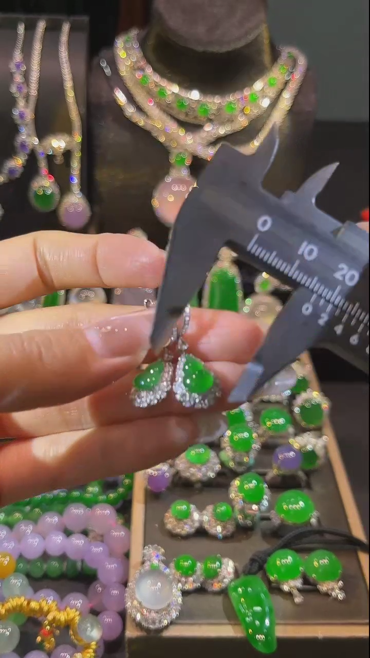 【闪购商品】翡翠耳钉18K金镶嵌耳钉