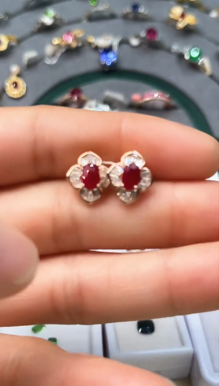 【闪购商品】红宝石耳饰银S925镶嵌耳钉