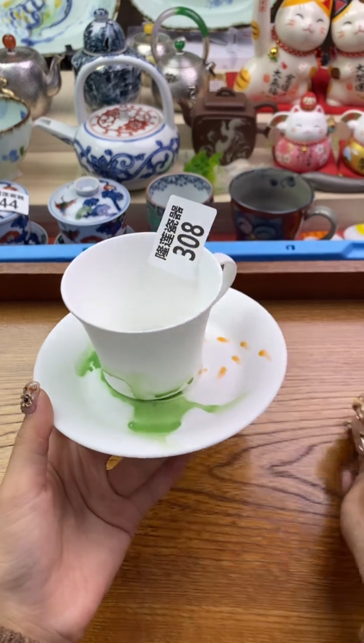 【闪购商品】瓷片隆莲瓷器欢迎大家