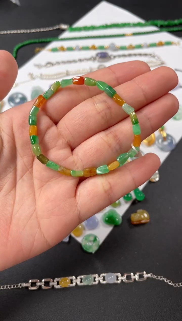 翡翠未镶嵌套链一个    P248