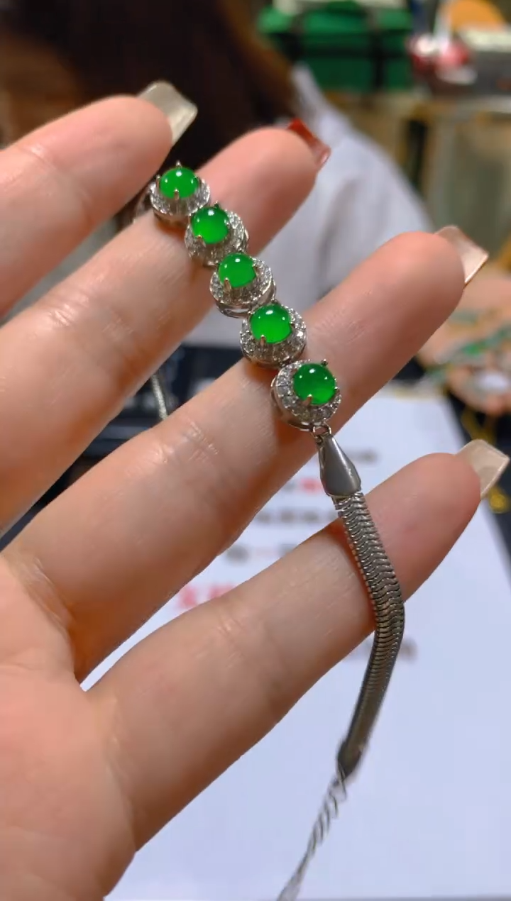 未镶嵌手链翡翠多样性发一