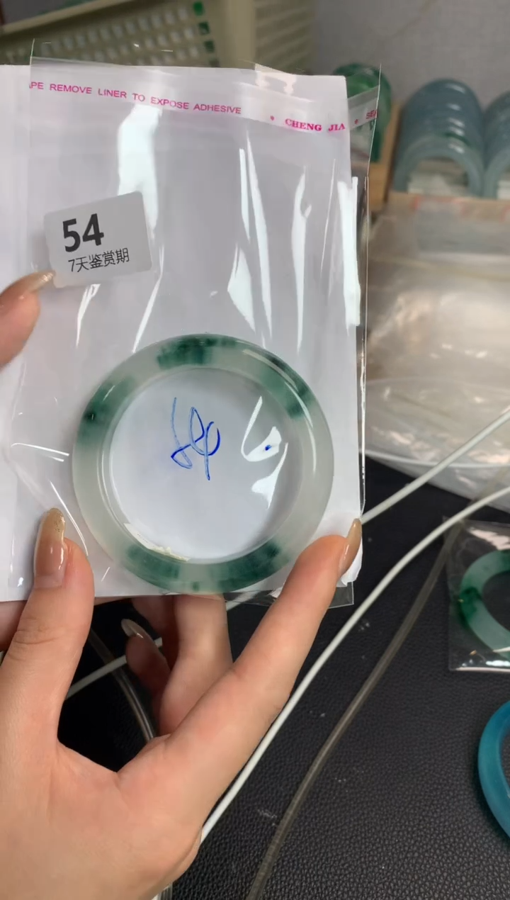 未镶嵌手镯石英质玉是**呀54