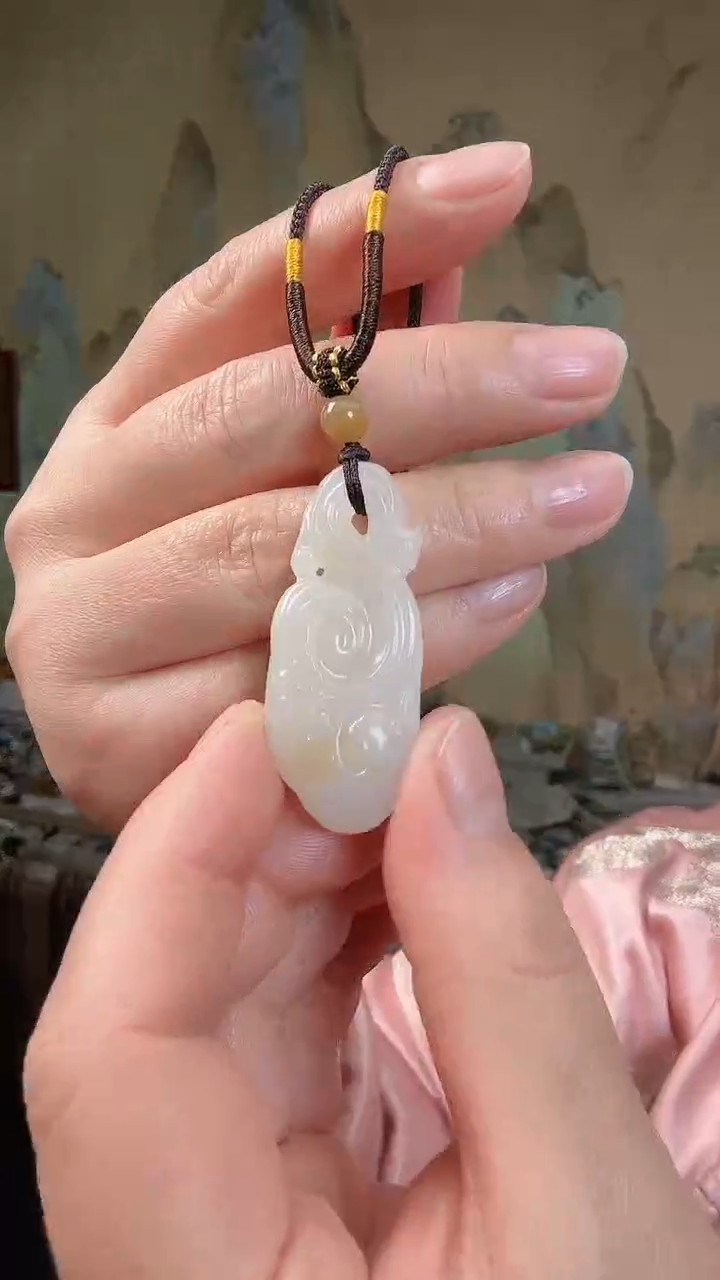 颈饰未镶嵌和田玉.