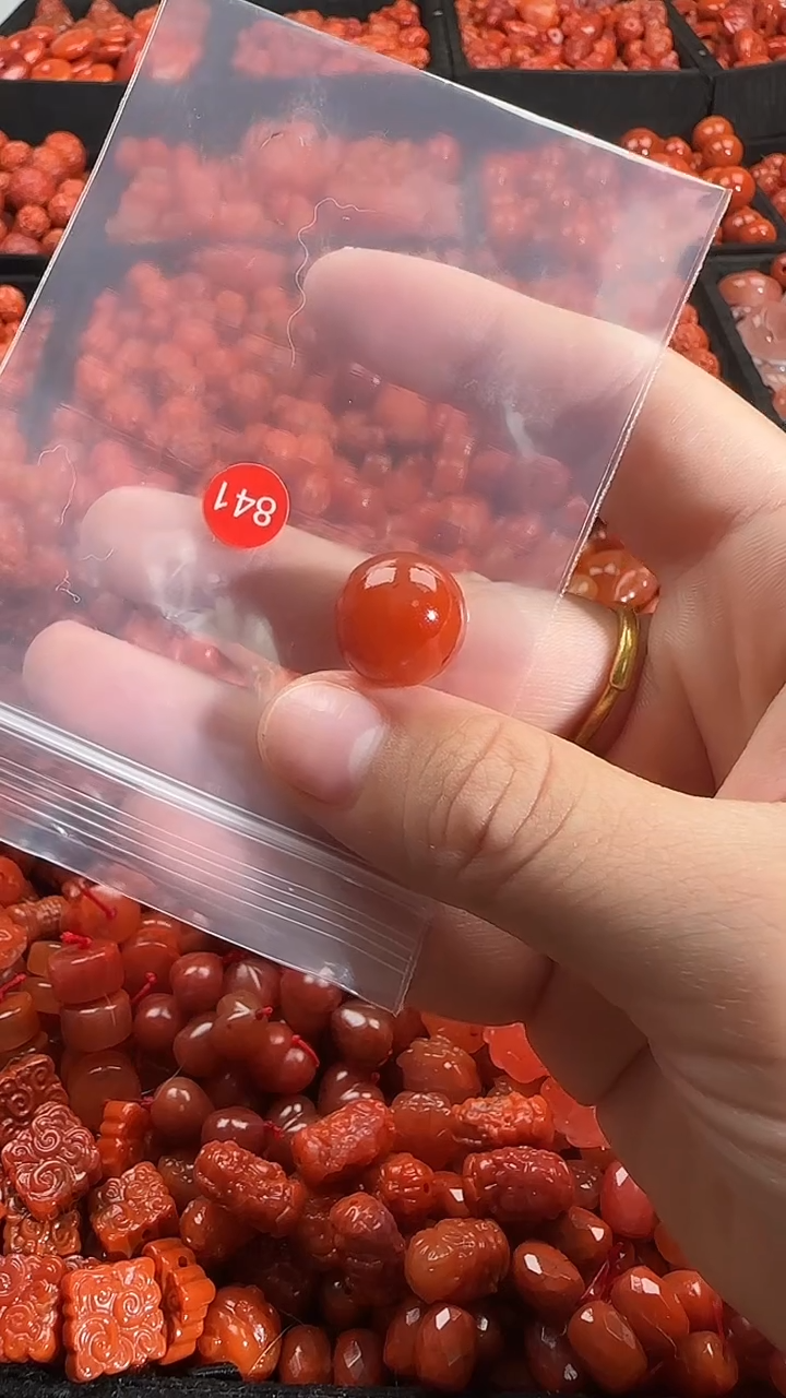 颈饰未镶嵌南红玛瑙1