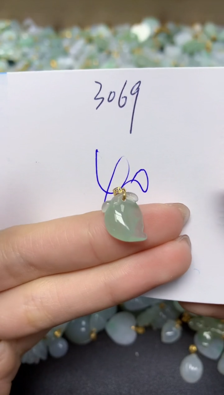 【闪购商品】翡翠颈饰未镶嵌 天然翡翠A货