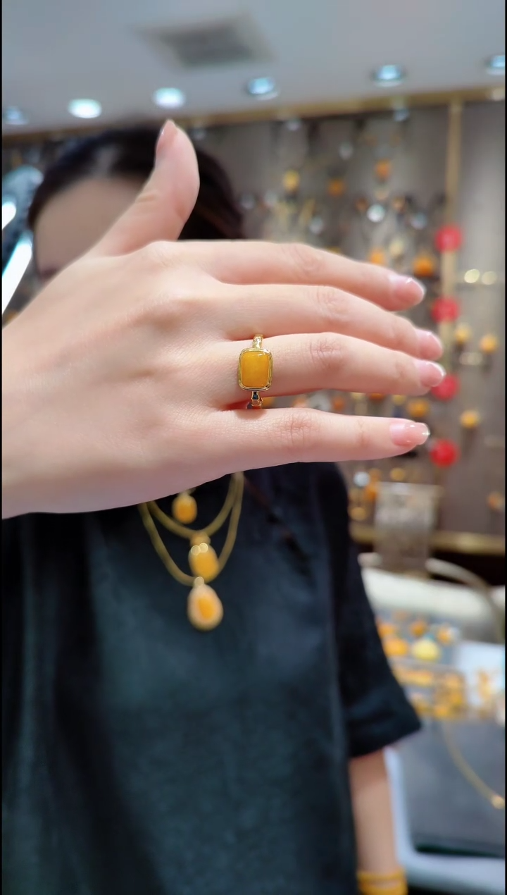 蜜蜡银S925镀金镶嵌珠宝奇石﹣F353蜜蜡戒指