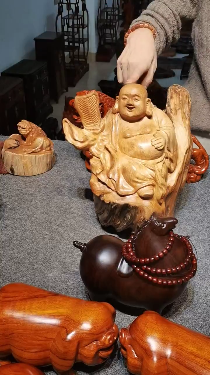 木用****2土沉 香木果香乐乐佛摆件