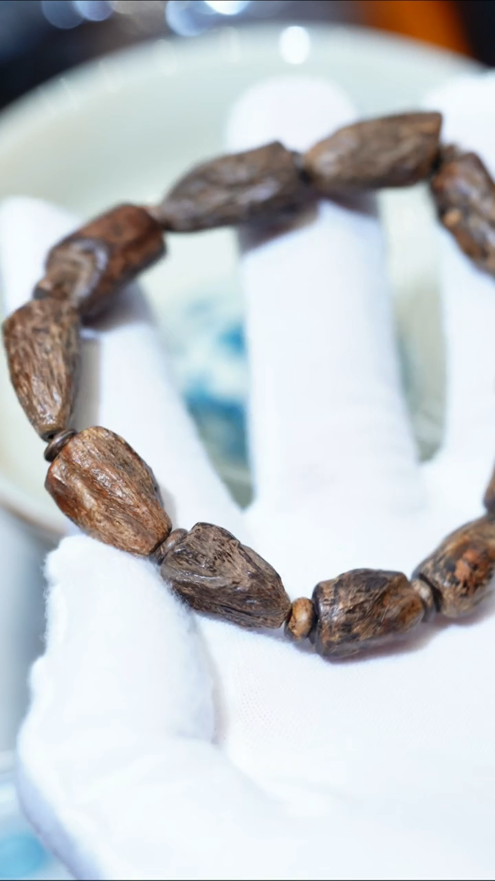 【闪购商品】沉香手串斯里兰卡老料10g+